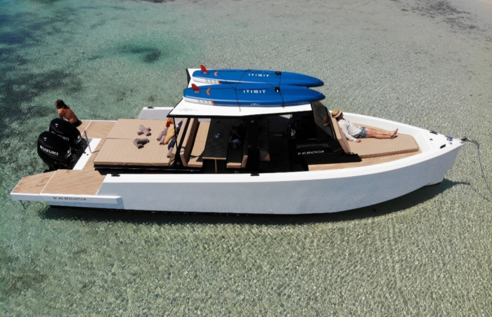 SCORPION 40 - BEACH CLUB